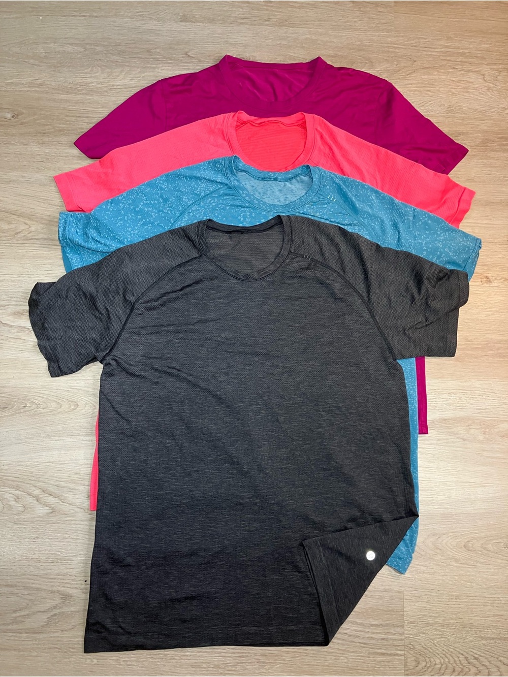 Lululemon Men shirts Set of 4 size XL